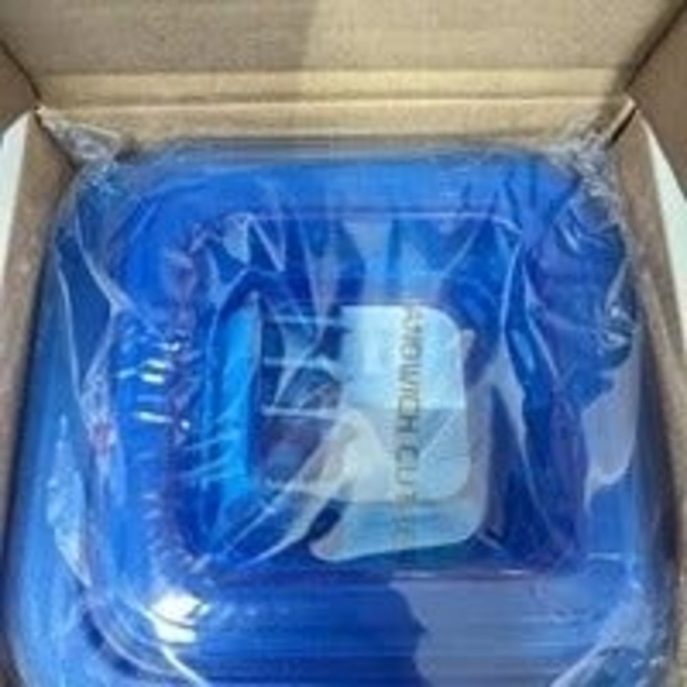 Sandwich Cutter Blue Square - Picture 2 of 5